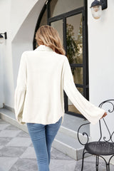Rollkragenpullover mit abgerundetem Saum