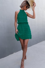 Ärmelloses Kleid mit Schweizer Punkten und Bindeband hinten