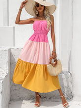 Robe à bretelles spaghetti et taille froncée à blocs de couleurs