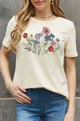 Simply Love Baumwoll-T-Shirt mit Blumengrafik