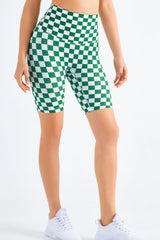 Short cycliste à carreaux et taille large