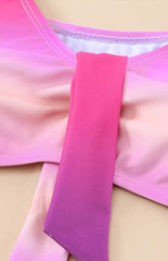 Damen Badeanzug mit tiefem V-Ausschnitt und Farbverlauf