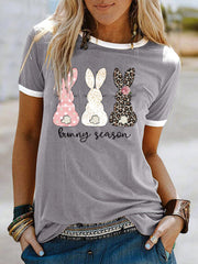 T-shirt à manches courtes pour femme avec imprimé lapin de saison et contraste de couleur