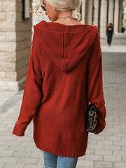 Rote Strickjacke mit langen Ärmeln und Kapuze