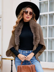 Cardigan cape tricoté à pompons et col en fourrure pour femme