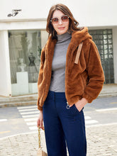 Plüschige, langärmlige, warme Kurzjacke mit Kapuze