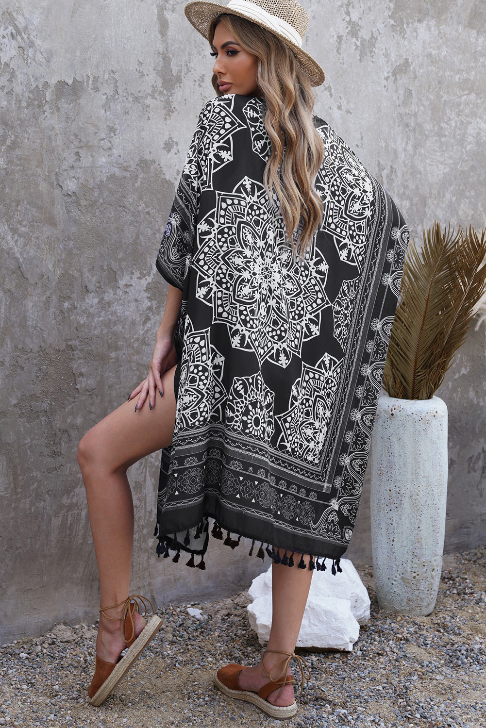 Cardigan mit offener Vorderseite und bedrucktem Quastenbesatz
