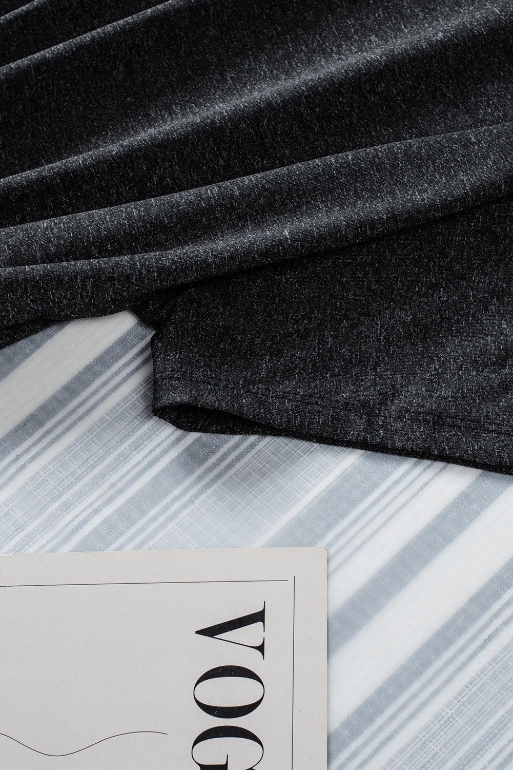 Robe à manches courtes et col rond froncé avec cordon de serrage