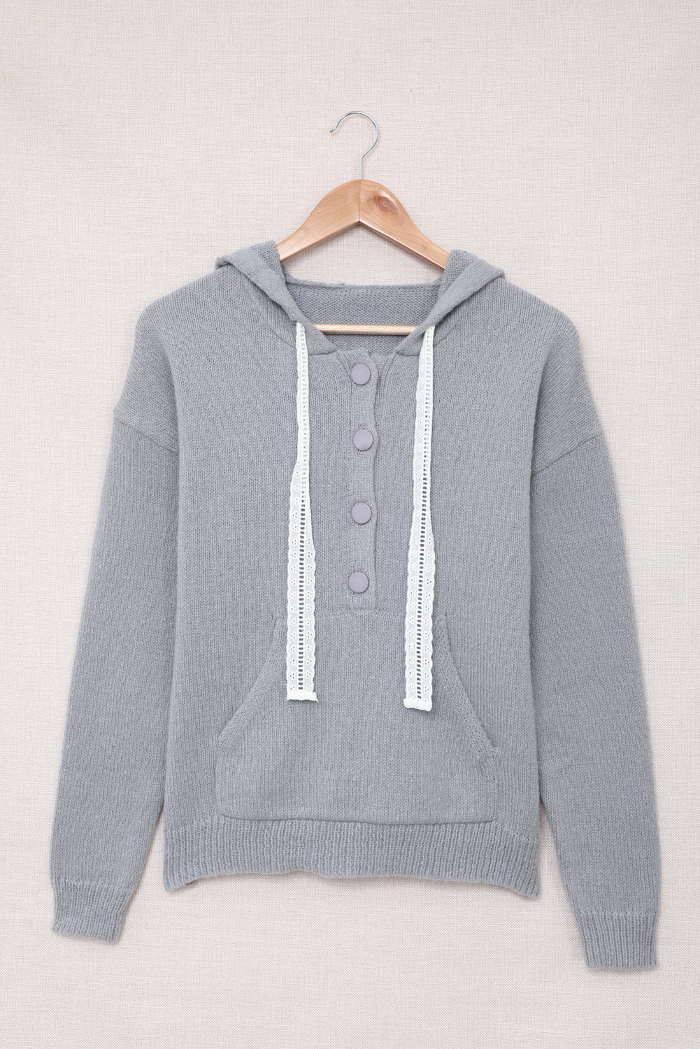 Strickhoodie mit Spitzenbesatz, halbhohem Knopf und Kordelzug