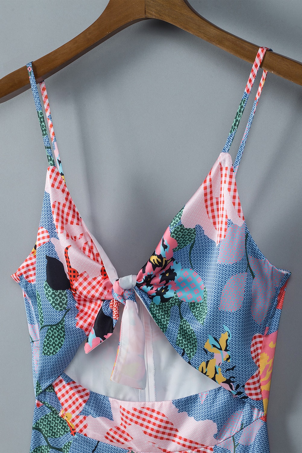 Robe à bretelles spaghetti fendues et découpées à motif floral