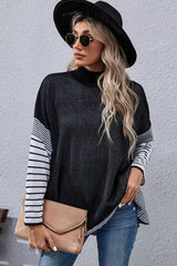 Gestreifter Strickpullover mit Stehkragen und Dolman-Ärmeln