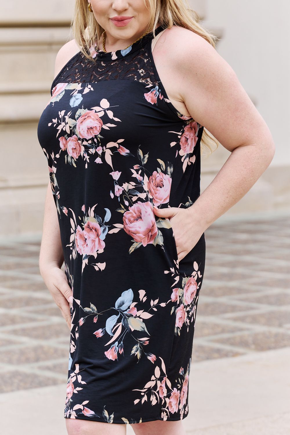 Robe sans manches en dentelle Heimish On A Journey