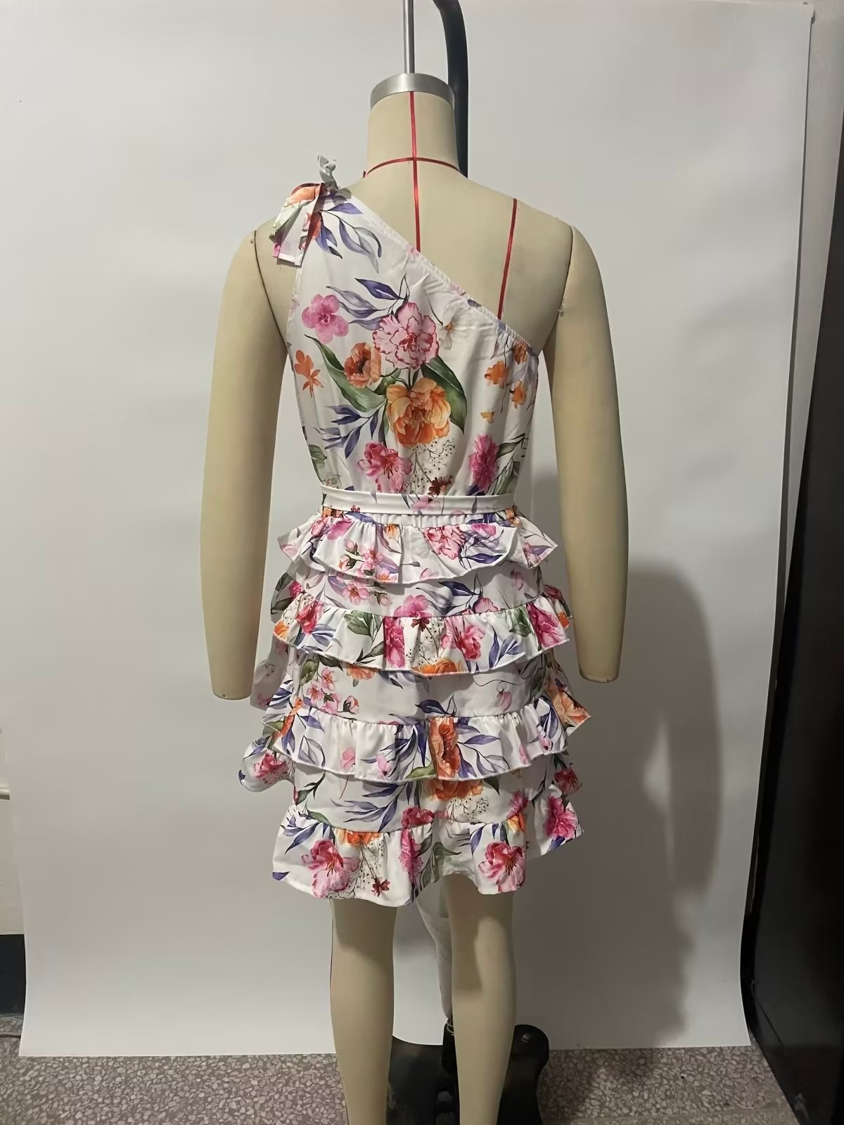 Floral Print round Neck Backless Tiered Dress