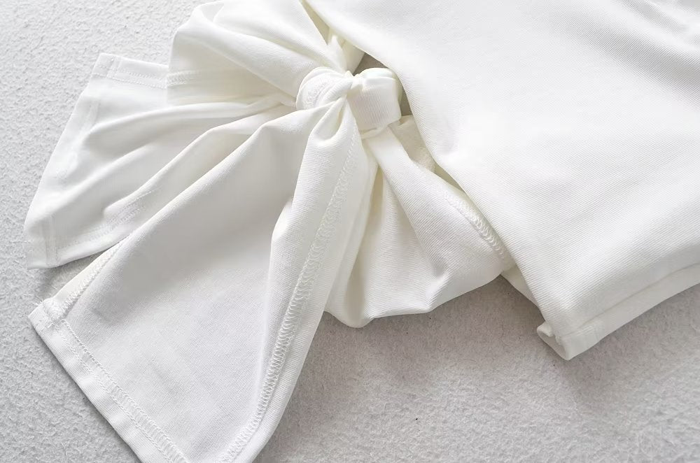 Design Satin de Soie Texture Courte Licou Enveloppé Poitrine