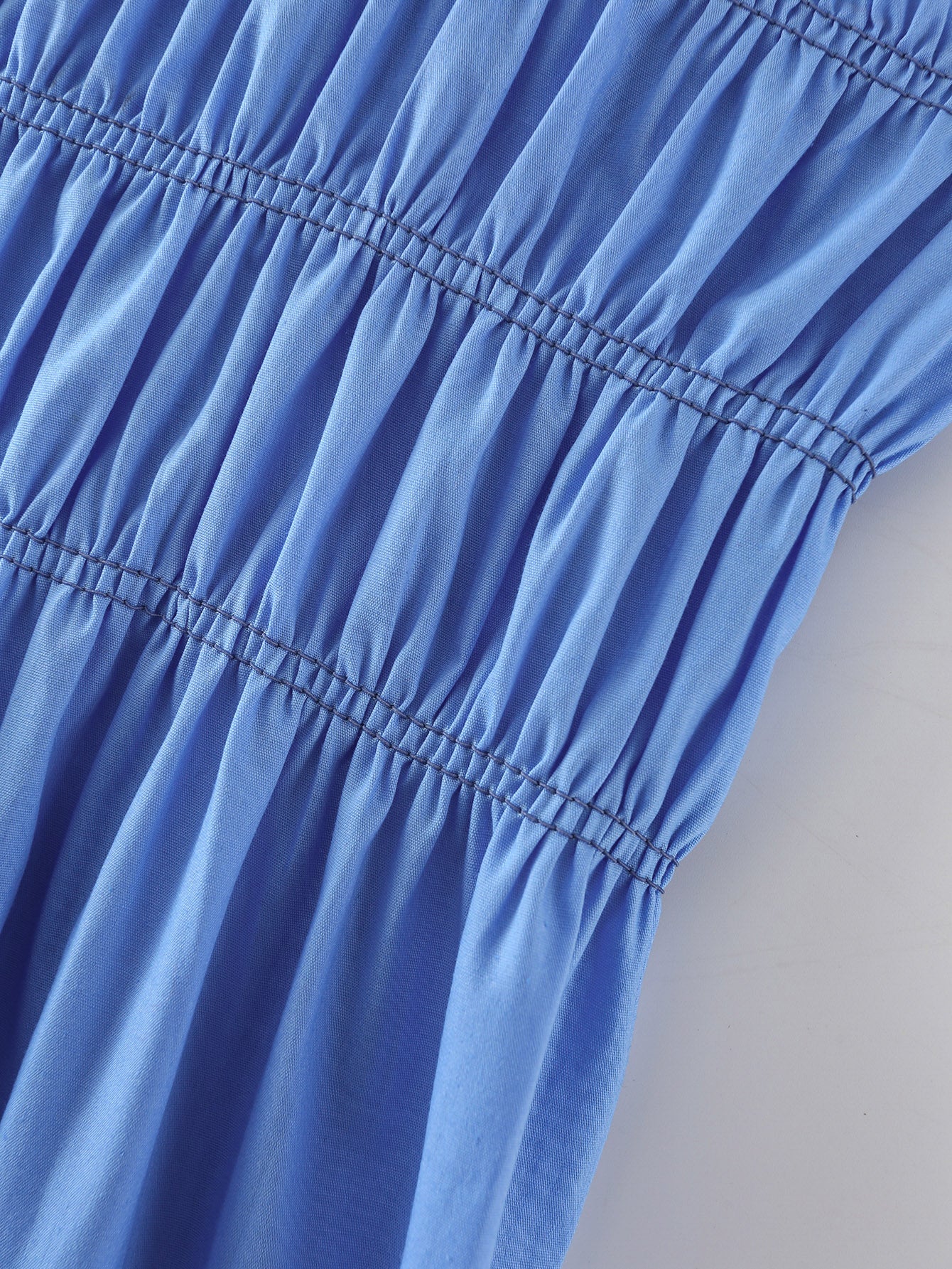 Kleid mit Trägern hinten und überkreuztem Zug, elastische Träger, lang