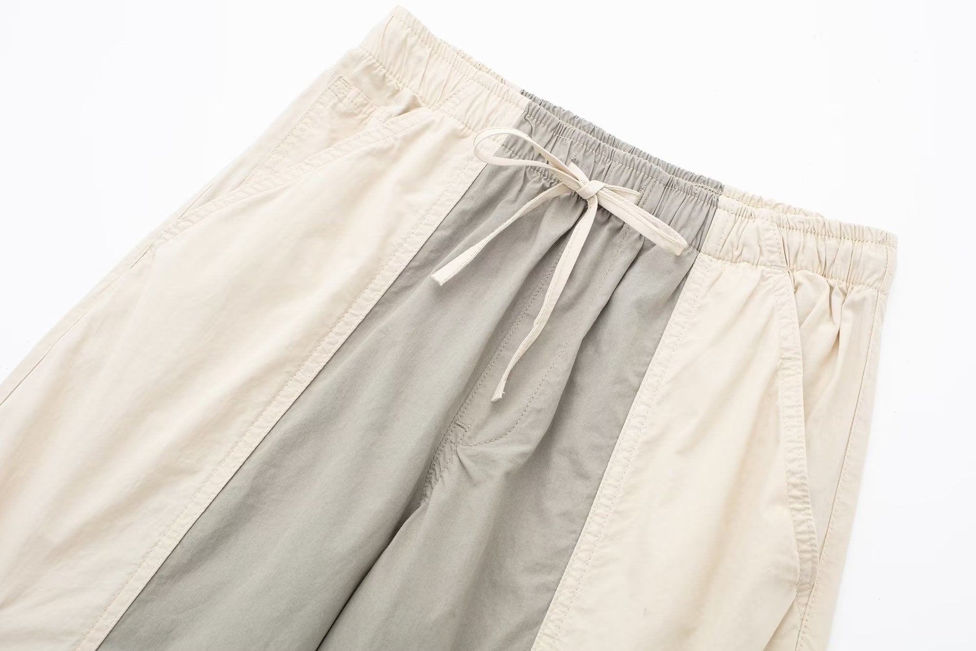 Jean cargo kaki ancien, pantalon ample à poches multiples et queue traînante