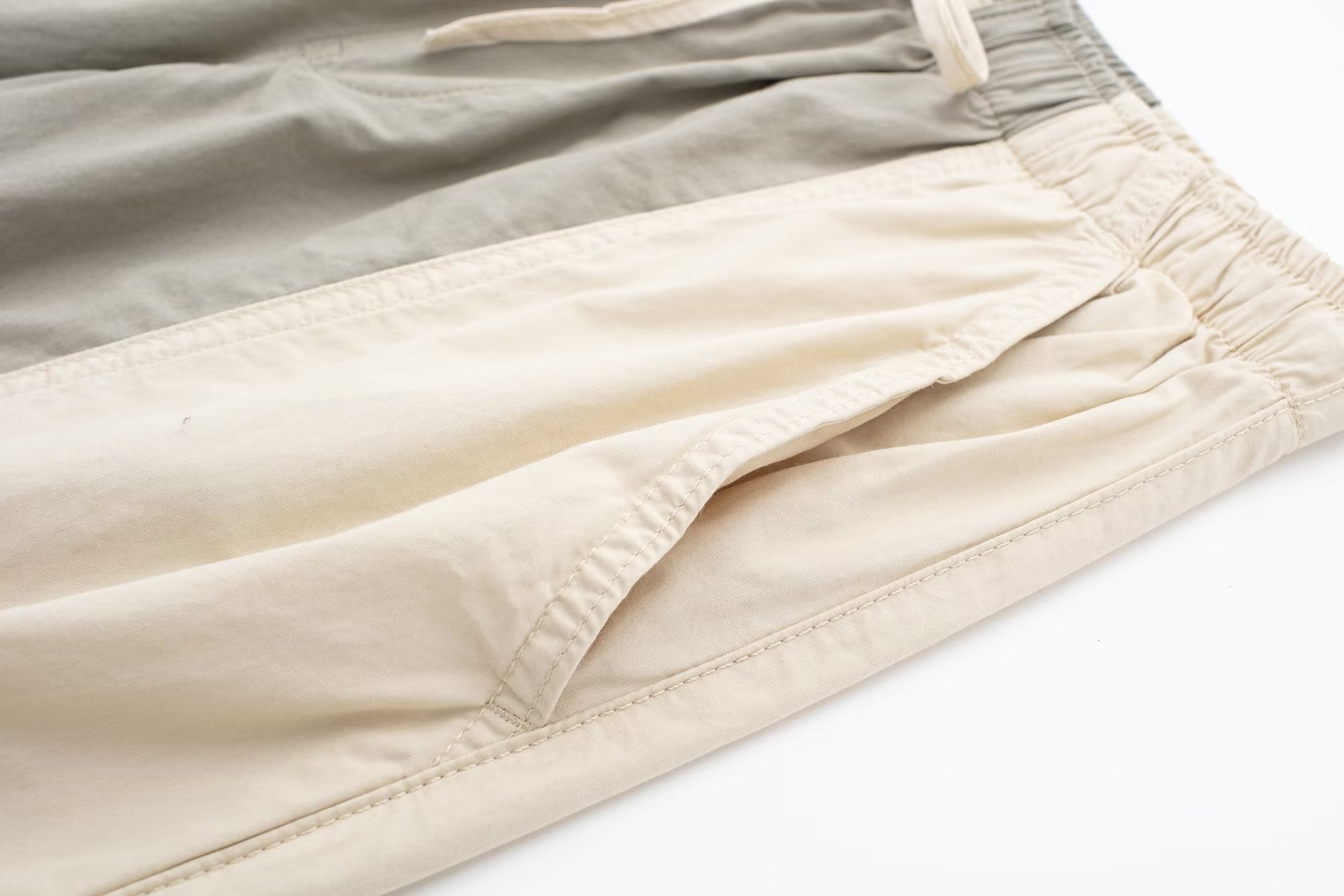 Jean cargo kaki ancien, pantalon ample à poches multiples et queue traînante