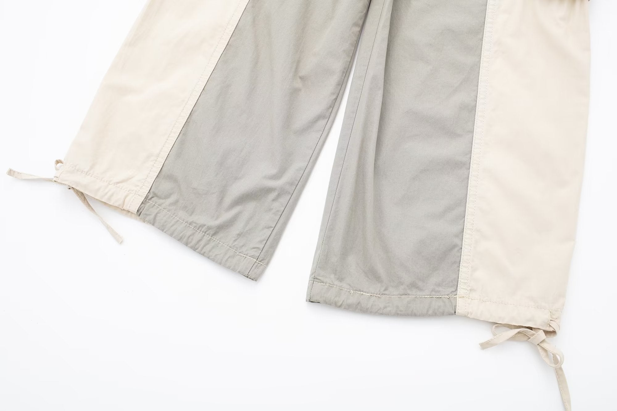 Jean cargo kaki ancien, pantalon ample à poches multiples et queue traînante