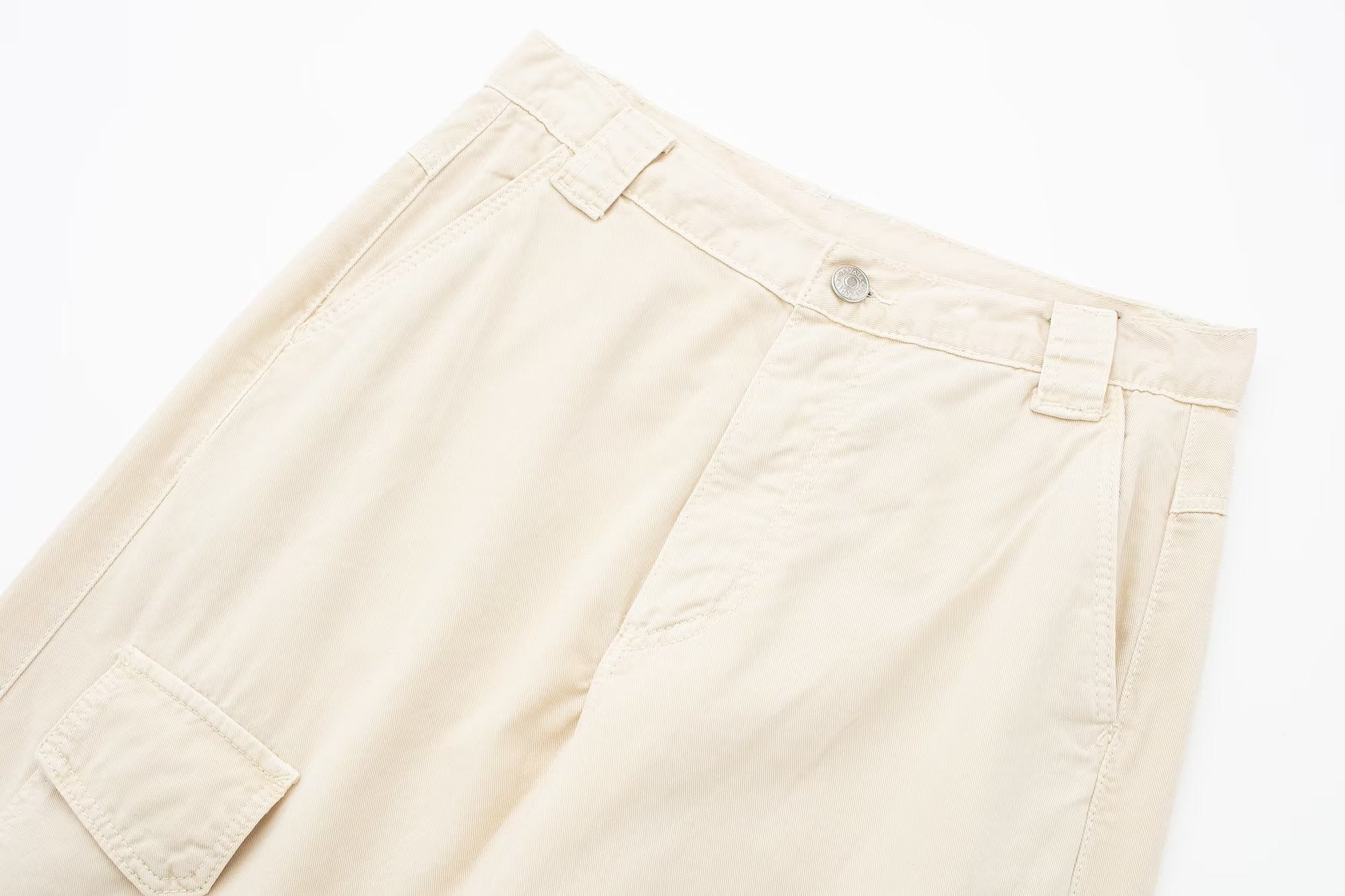 Gerade, lockere Jeanshose mit hoher Taille und weitem Bein
