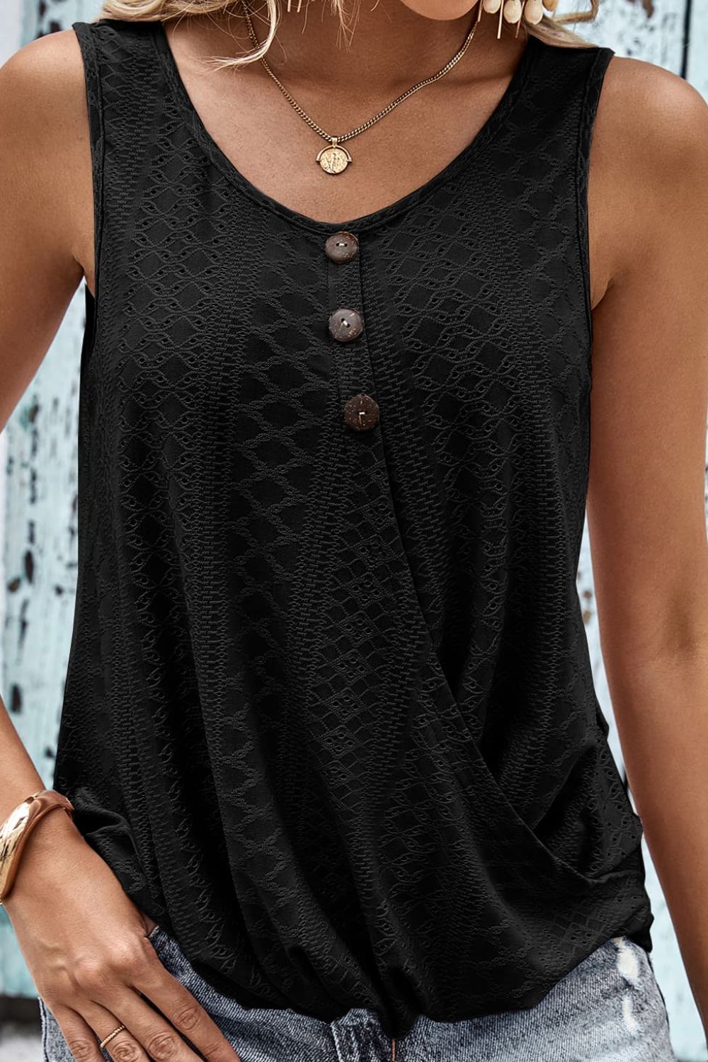 Tanktop mit dekorativem Knopfsaumdetail und Ösen