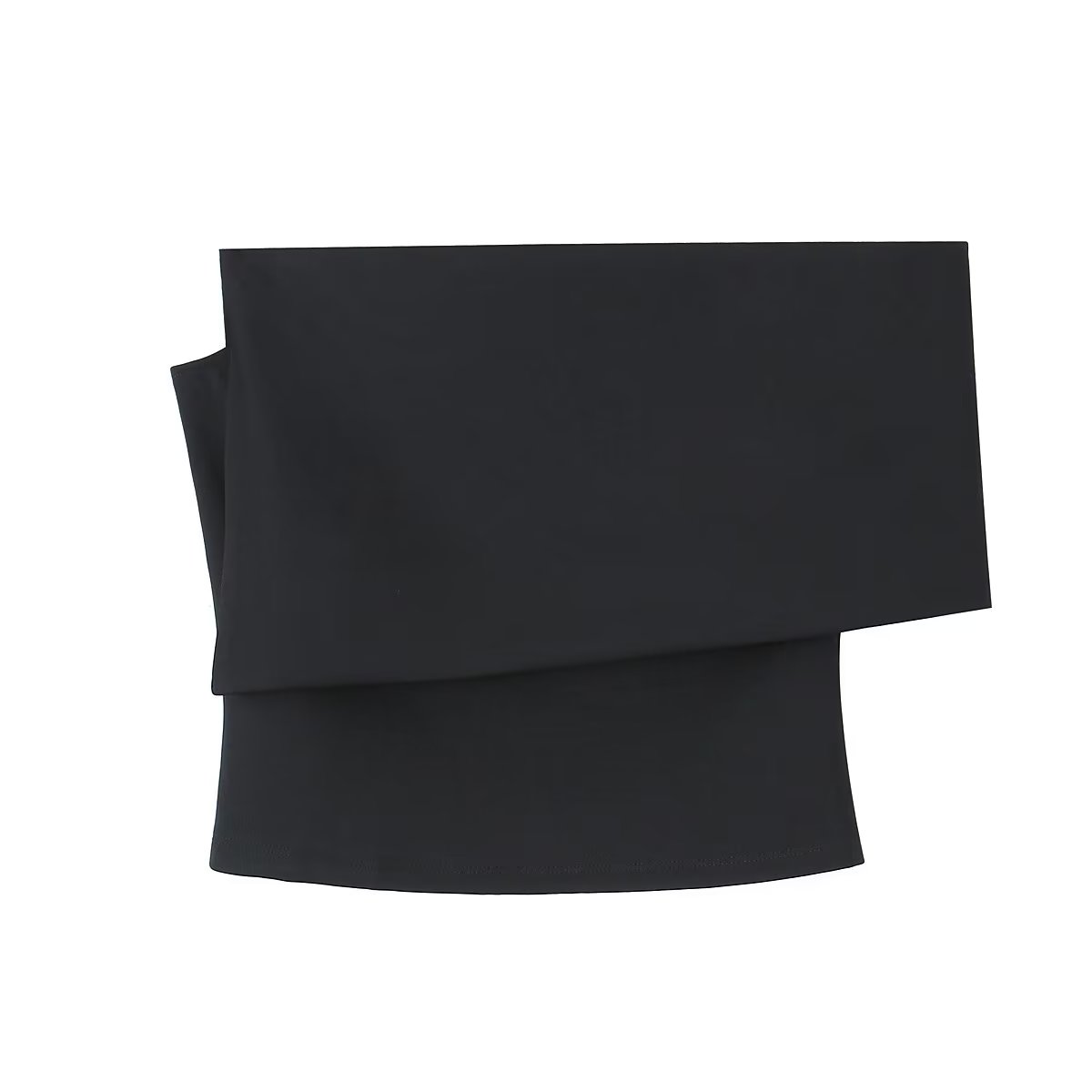 Haut court asymétrique irrégulier noir à épaules obliques