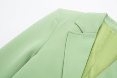 Lässiger kurzer Culottes-Anzug im Blazer-Stil