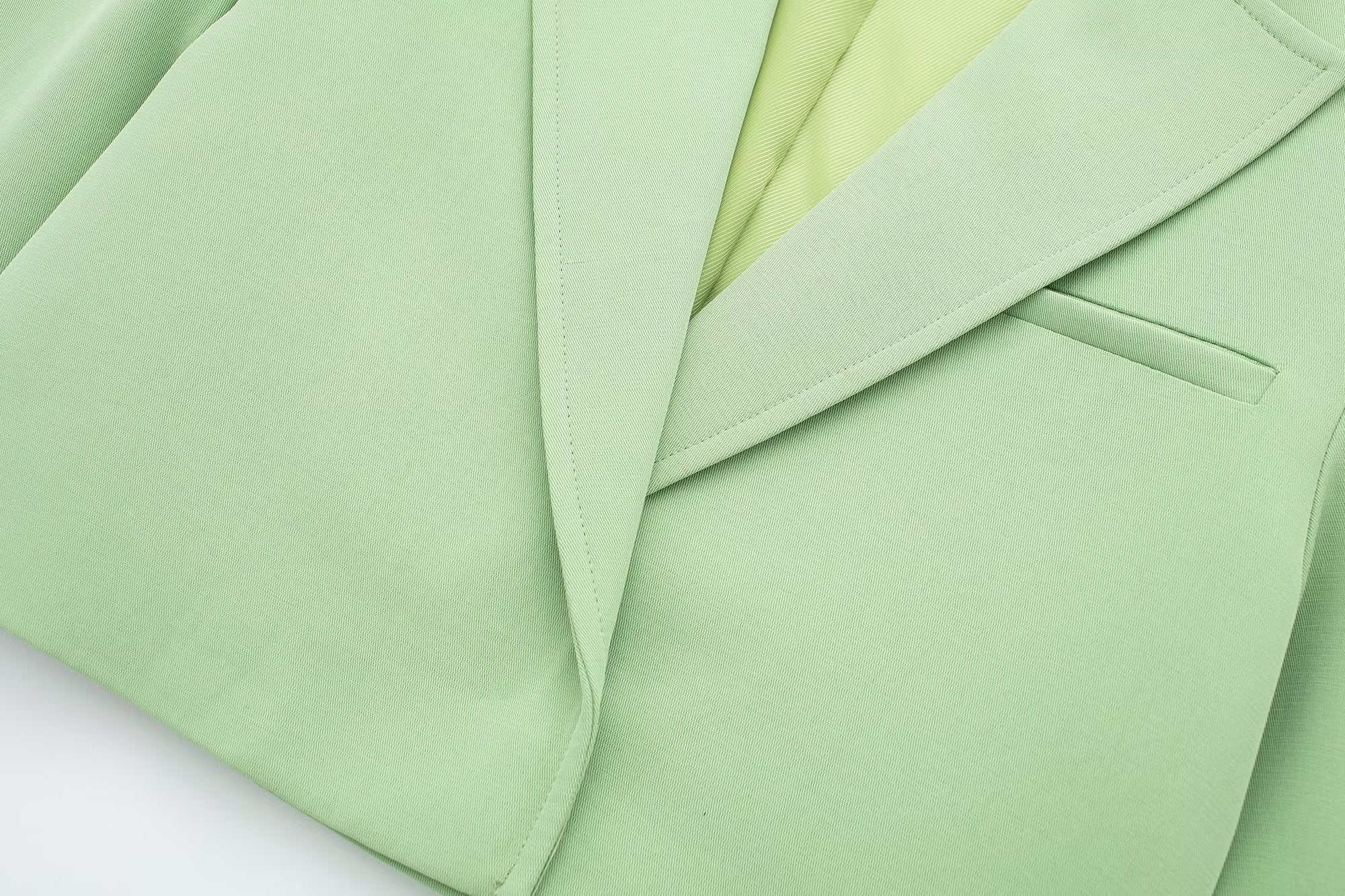 Lässiger kurzer Culottes-Anzug im Blazer-Stil