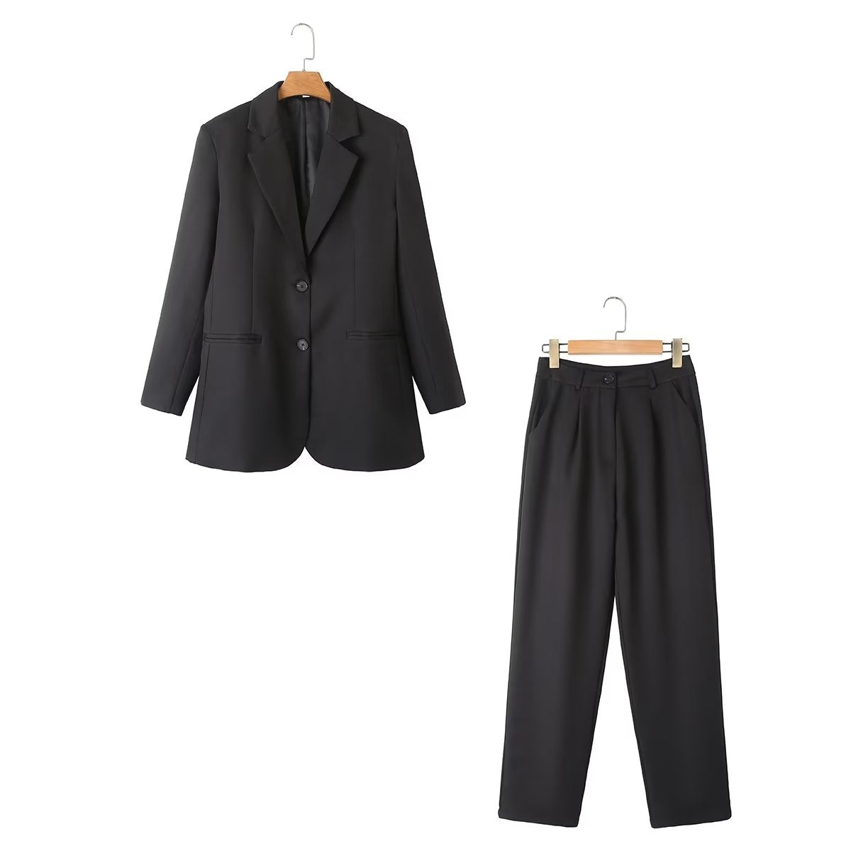 Tragen Sie einen geraden, lässigen Blazer mit geradem Bein und einer Hose