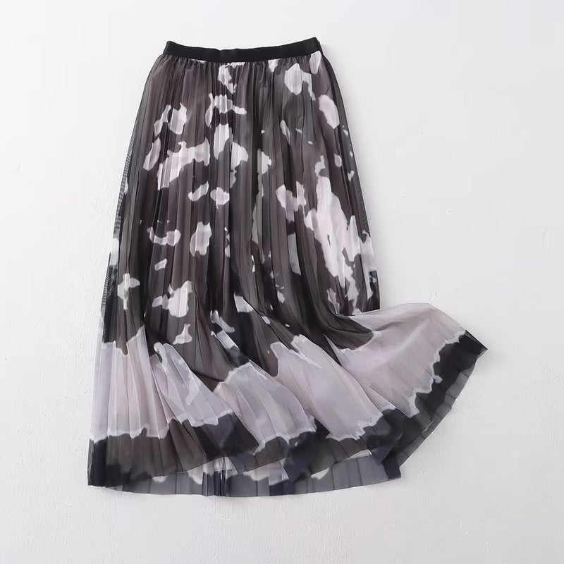 Mittellanges Kleid mit elastischem Taillenrock und Print