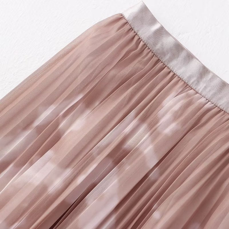 Mittellanges Kleid mit elastischem Taillenrock und Print