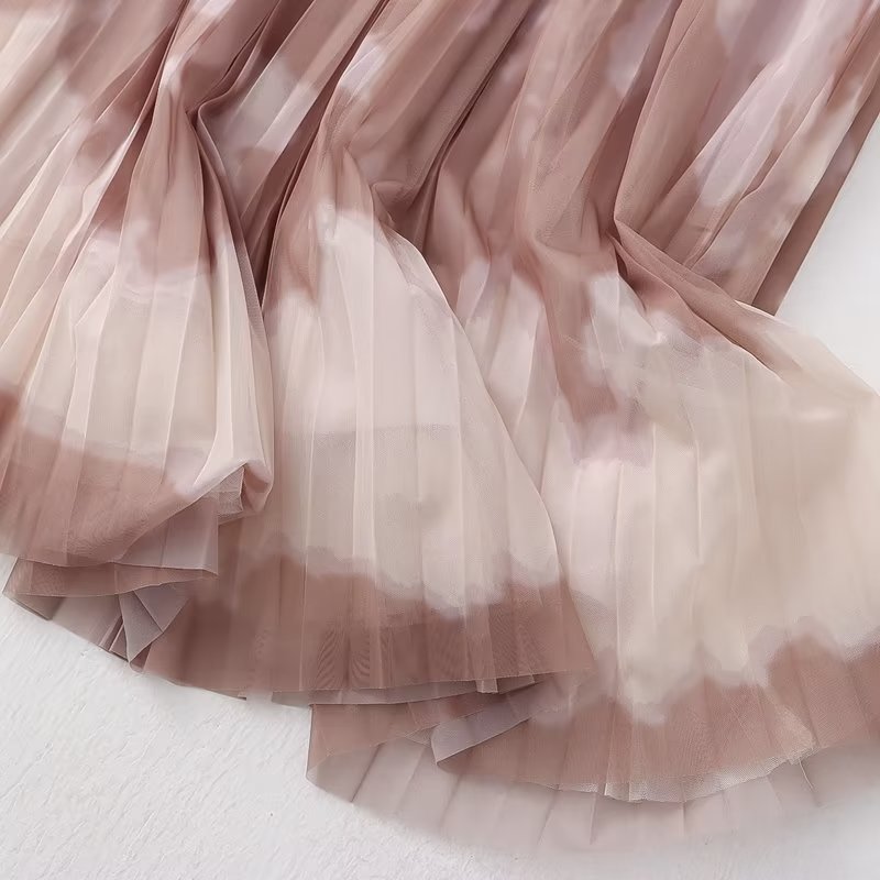 Mittellanges Kleid mit elastischem Taillenrock und Print