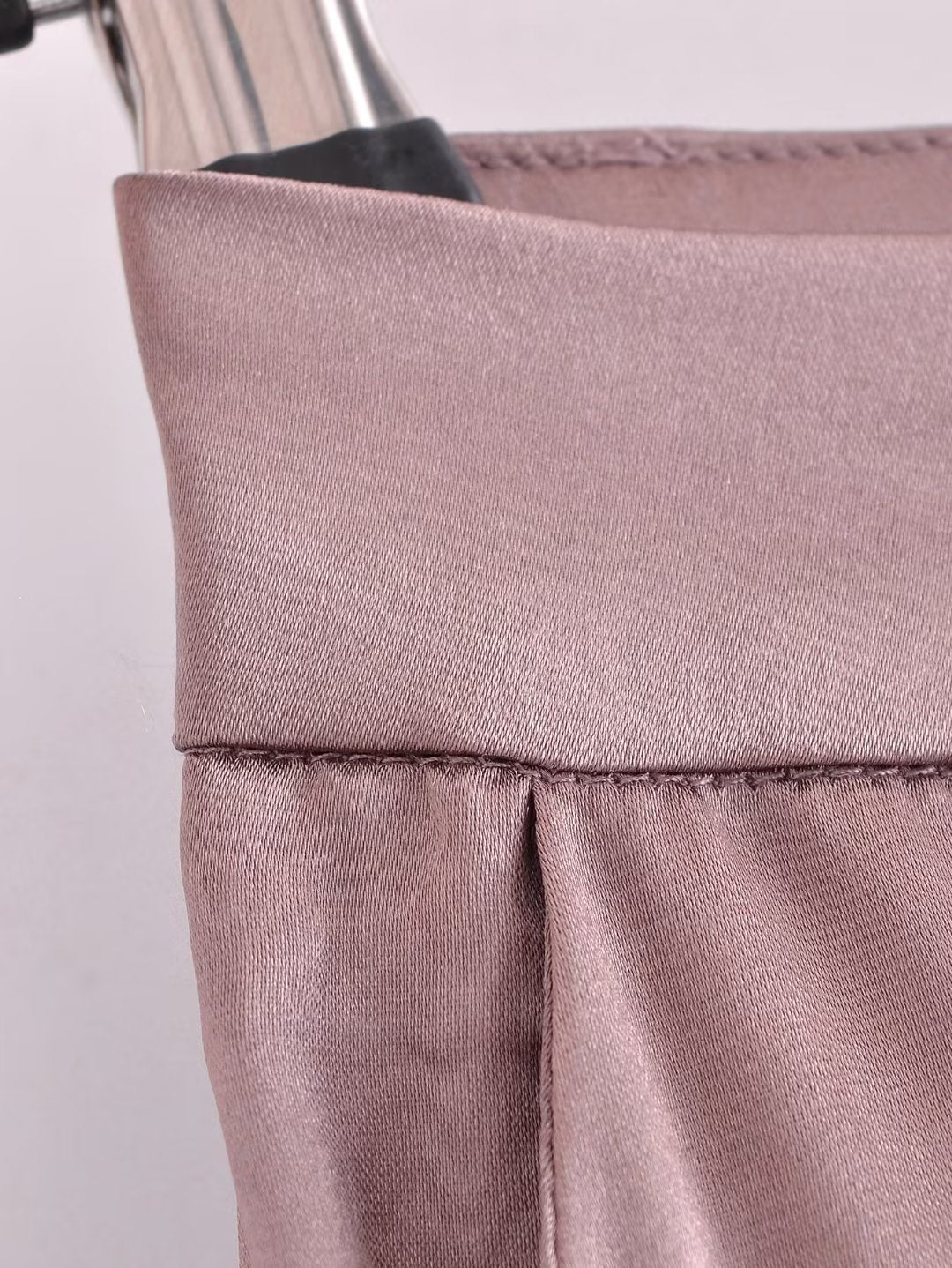 Ensemble haut tube à épaules dénudées et pantalon droit taille haute