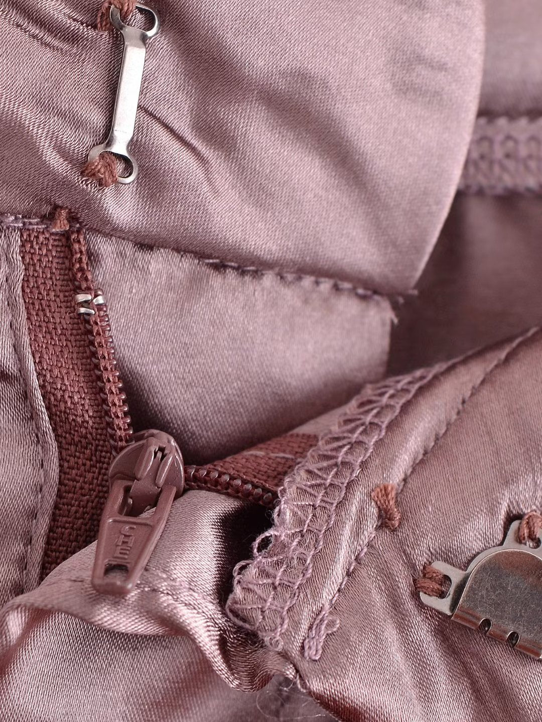Ensemble haut tube à épaules dénudées et pantalon droit taille haute