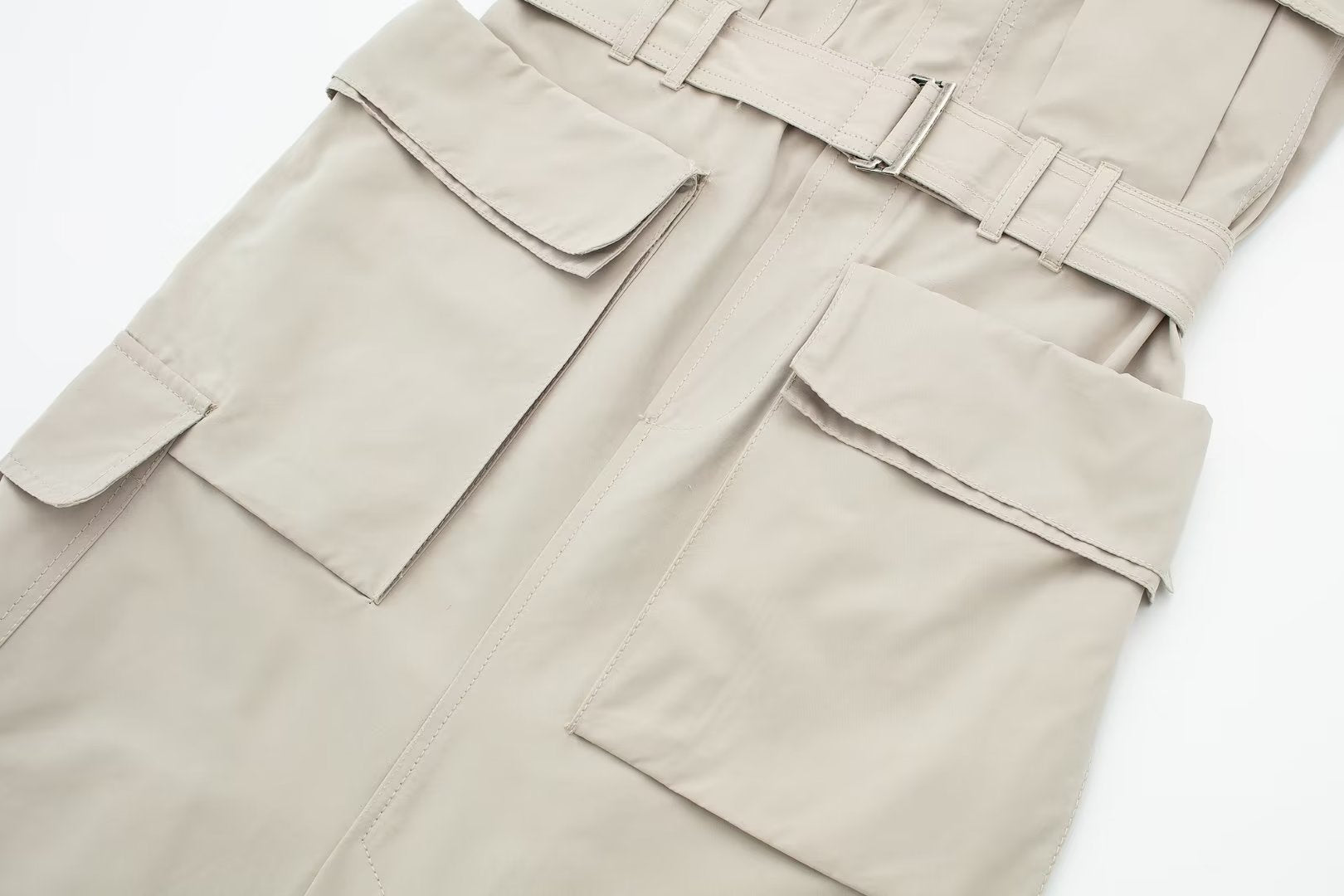 Taillenbetontes Taschenkleid mit Tube-Top