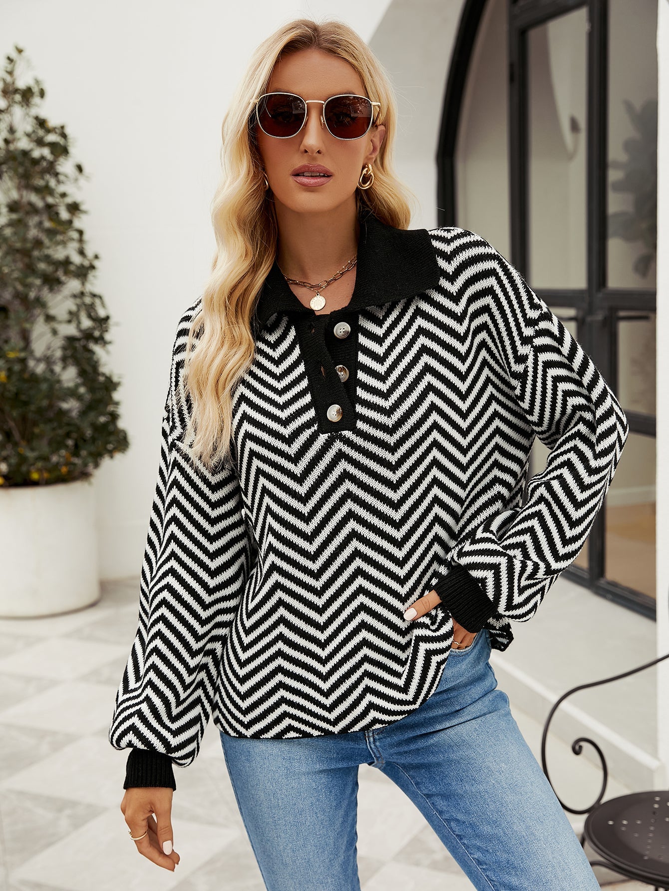 Gestreifter Pullover Langarmpullover mit Farbnähten und Umschlagkragen