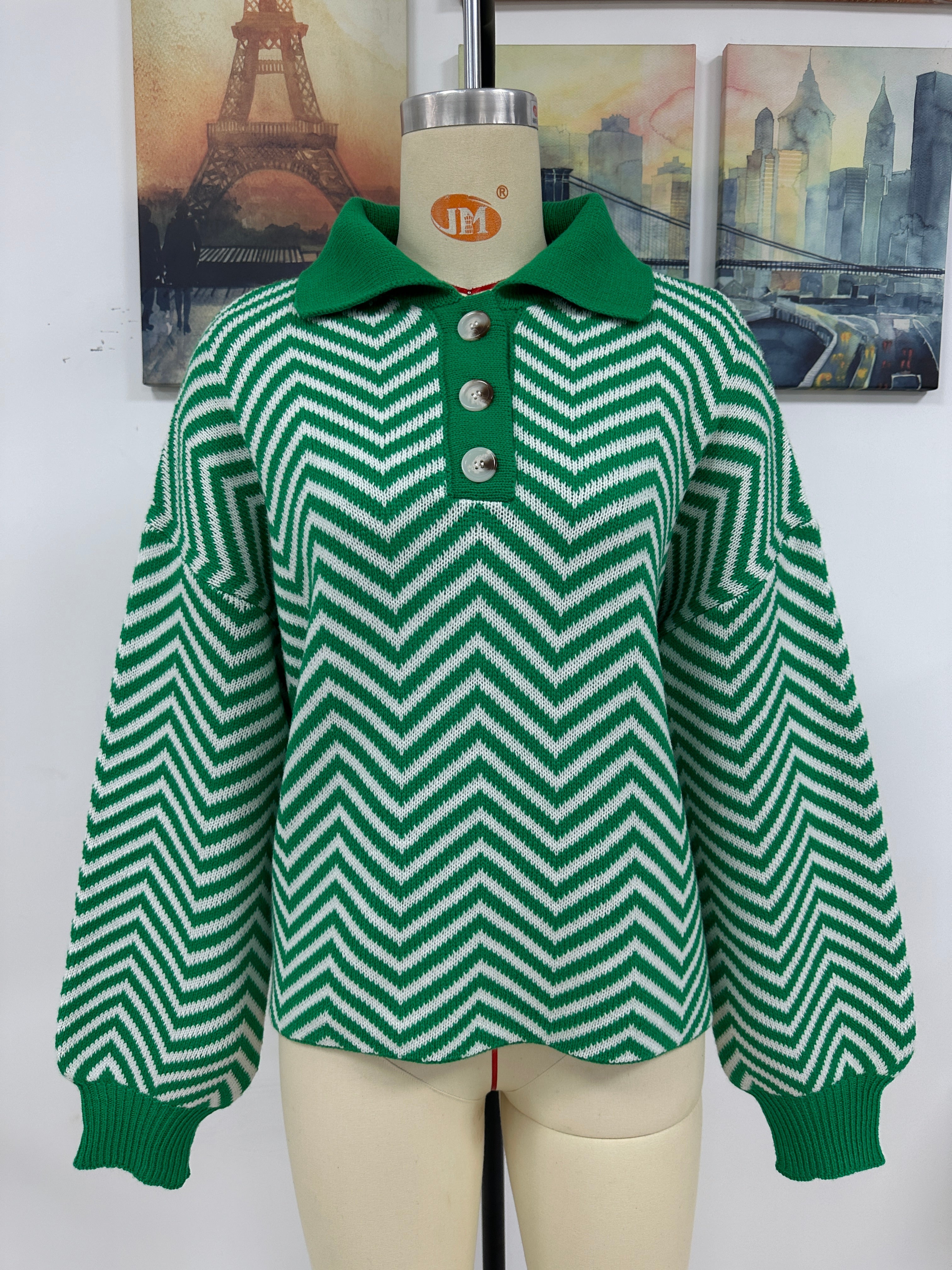 Gestreifter Pullover Langarmpullover mit Farbnähten und Umschlagkragen