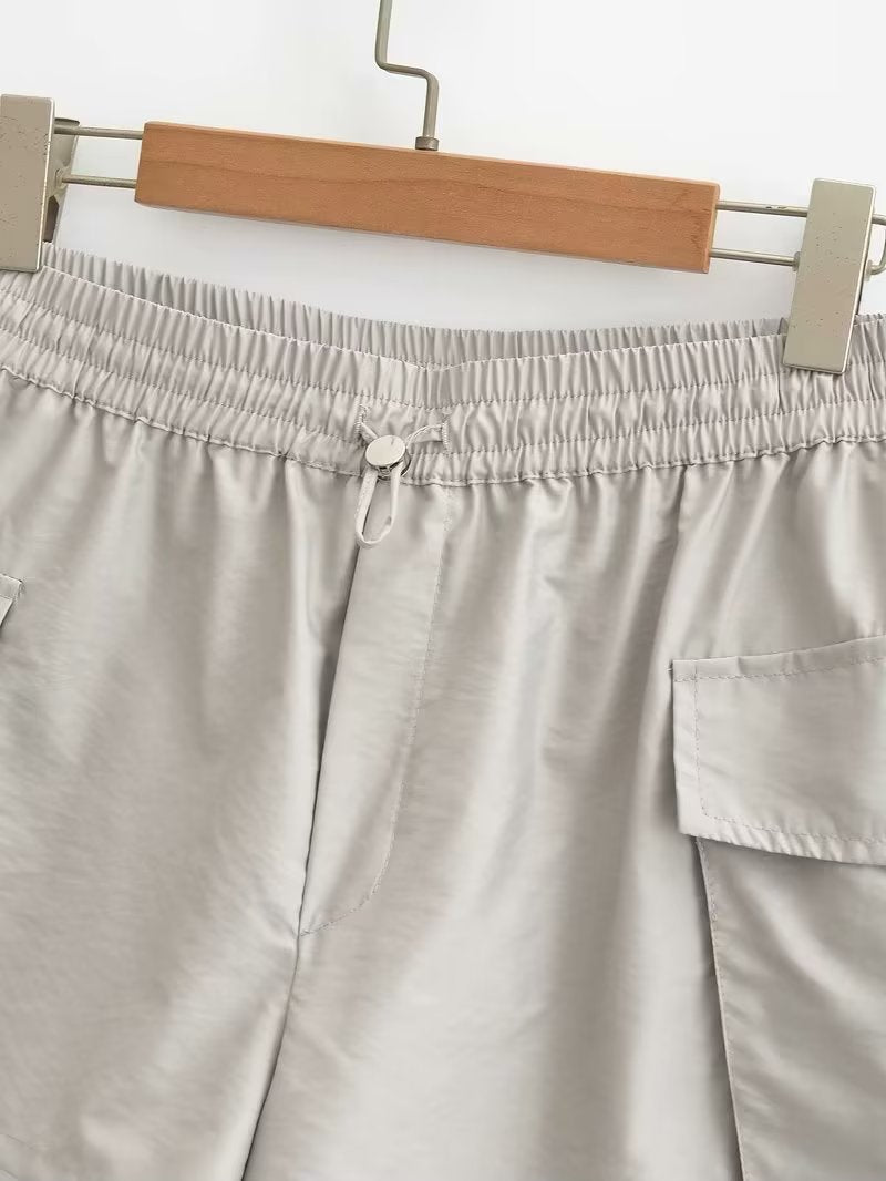 Freizeitshorts aus Nylonmischung mit elastischer Taille