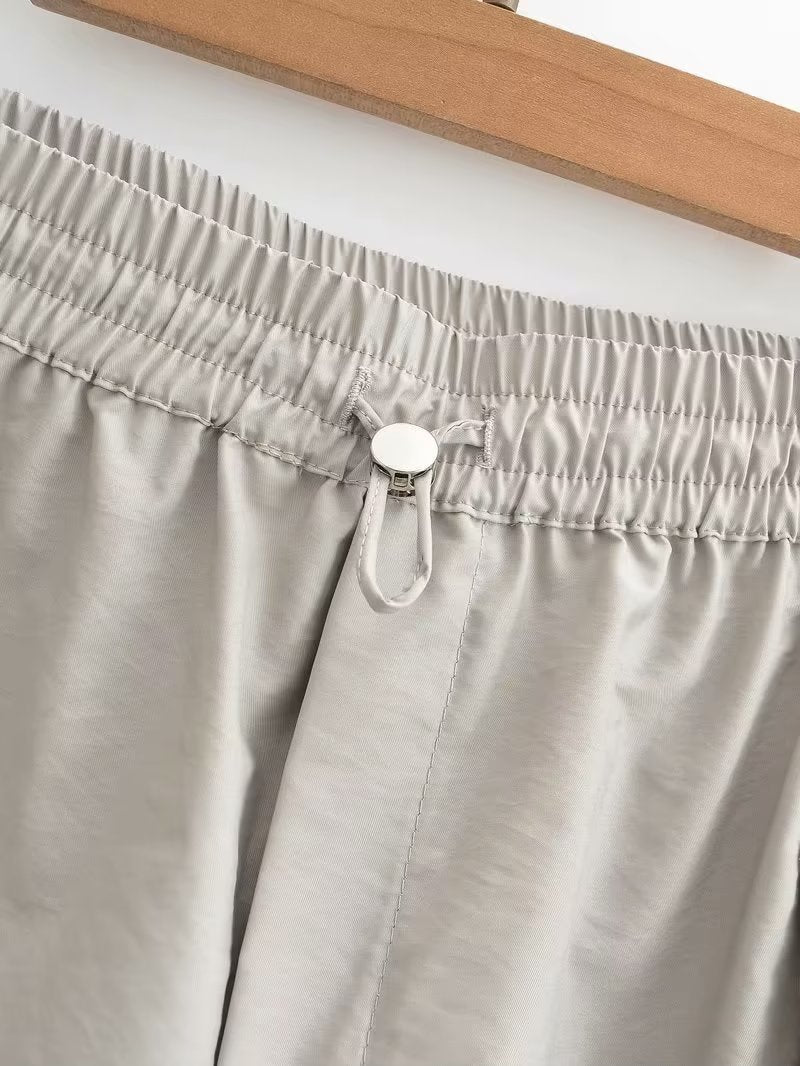Freizeitshorts aus Nylonmischung mit elastischer Taille