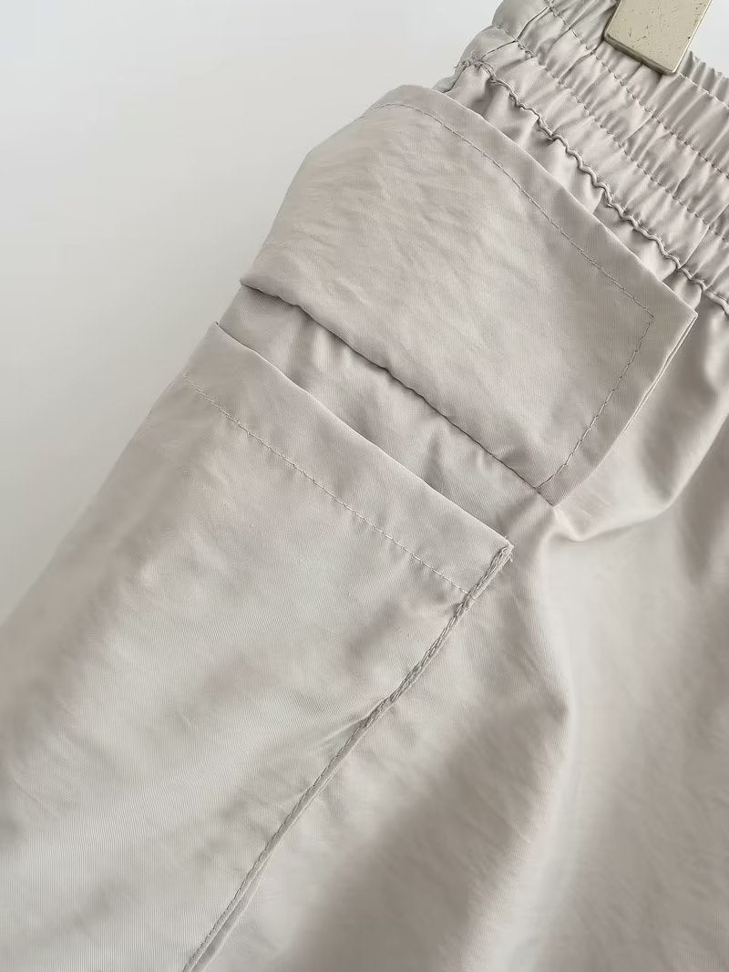 Freizeitshorts aus Nylonmischung mit elastischer Taille
