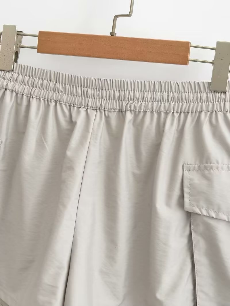 Freizeitshorts aus Nylonmischung mit elastischer Taille