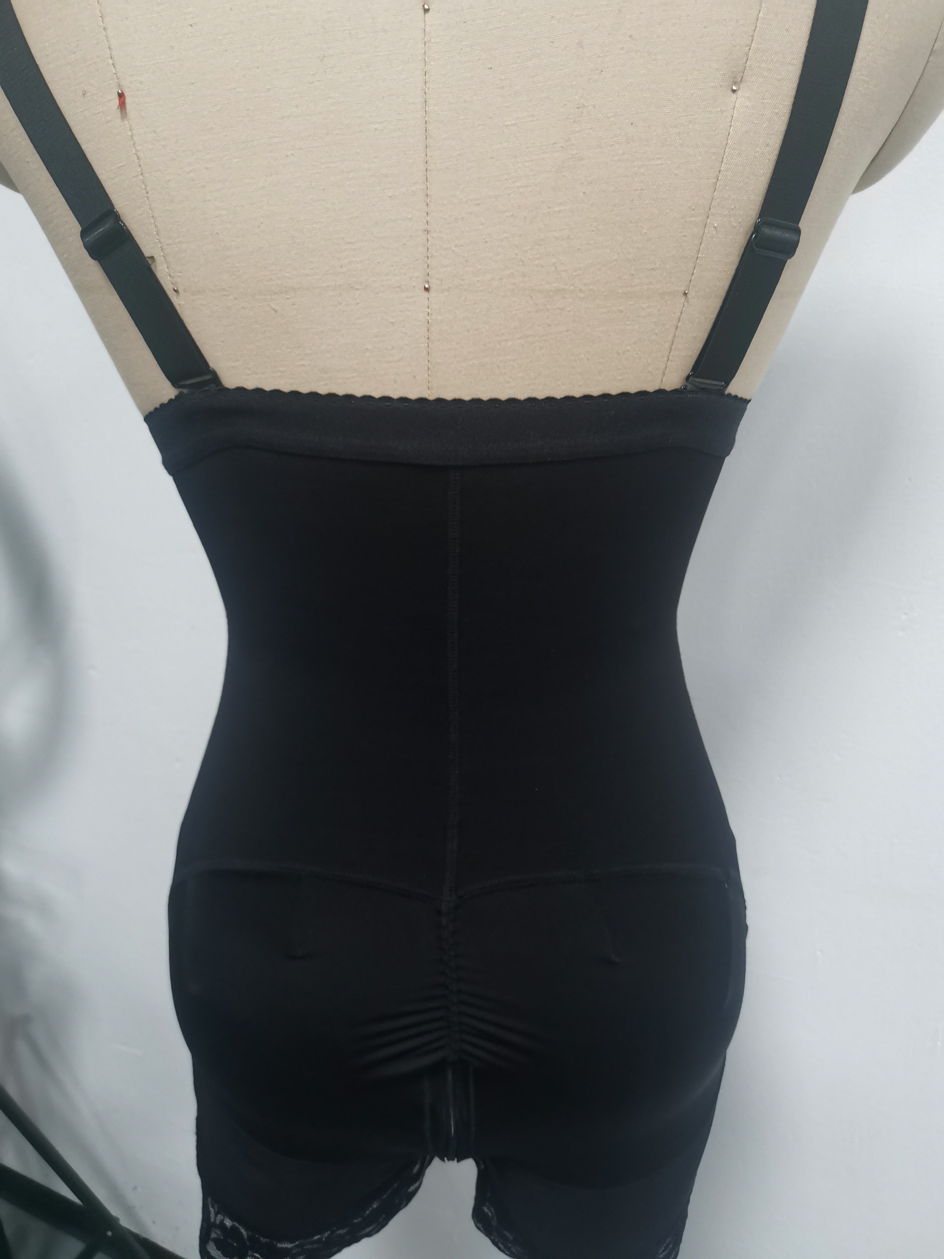 Hohe Taille, dreireihiger Schrittreißverschluss, bauchstraffende Taille, schlankmachende Po-Lift-Unterwäsche, einteiliges Korsett