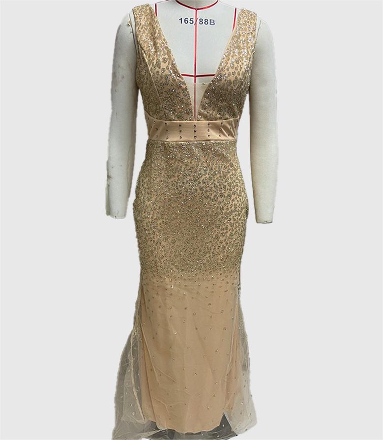 Robe à col en V et bretelles fendues dorées