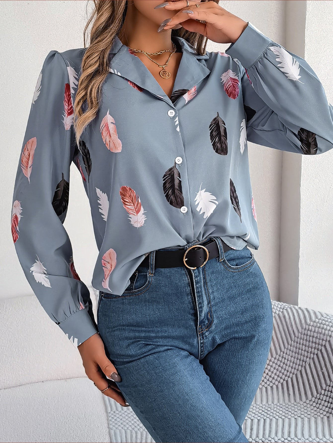 Chemise élégante à manches longues et col de costume imprimé plumes