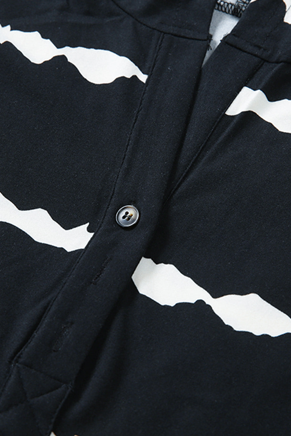 Gestreifter Hoodie mit halbhohem Knopf und Kordelzug