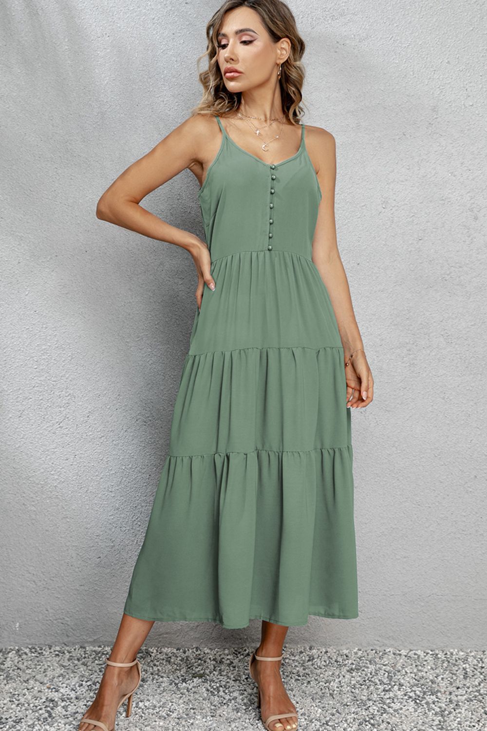 Robe mi-longue sans manches à col en V et bretelles spaghetti