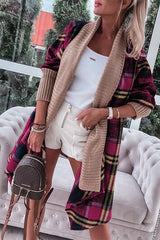 Braune, gerippte Strickjacke mit offenem Schottenmuster und Spleißmuster
