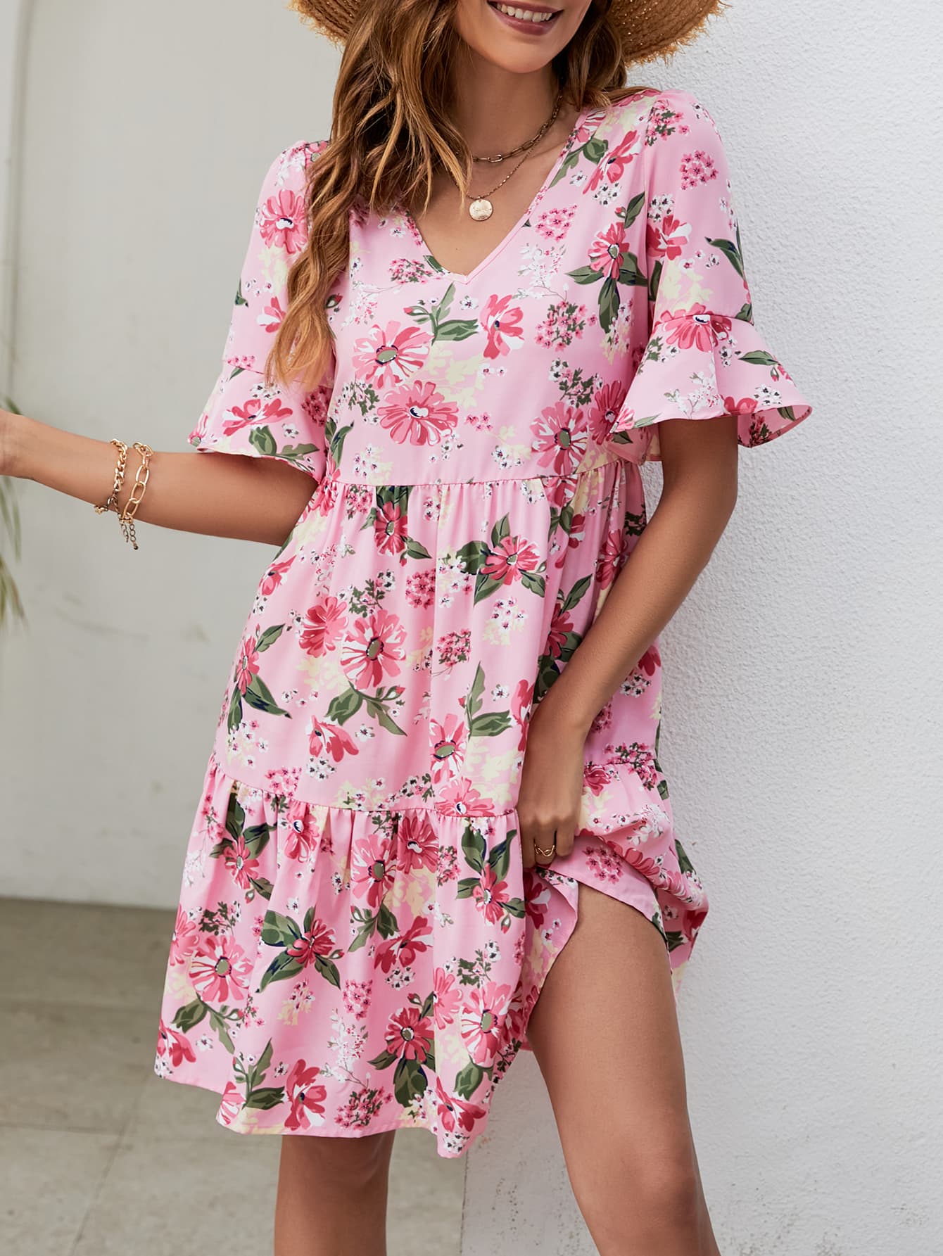 Robe imprimée à col en V et longueur genou