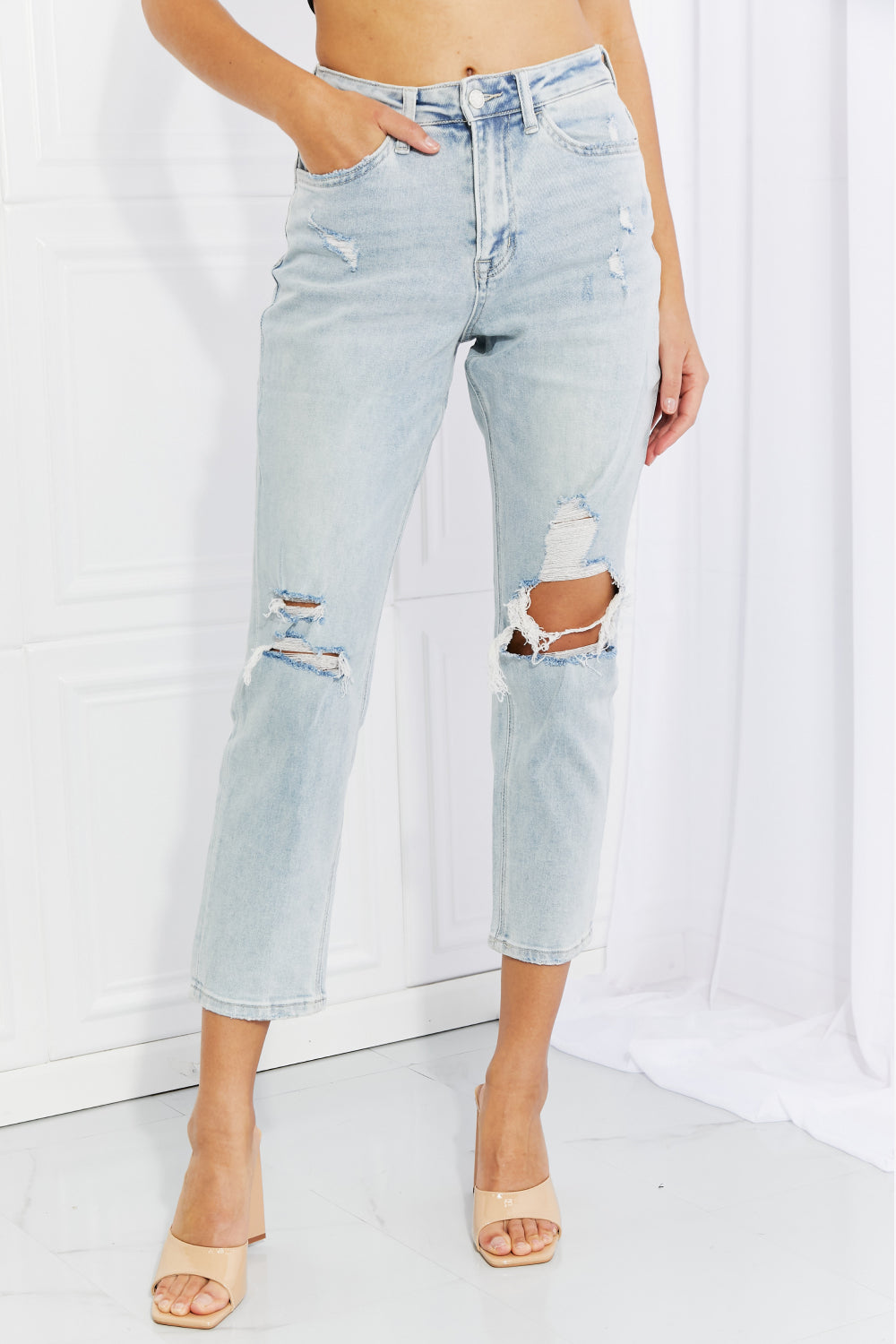 Vervet by Flying Monkey StOut Full Size Distressed Cropped Jeans