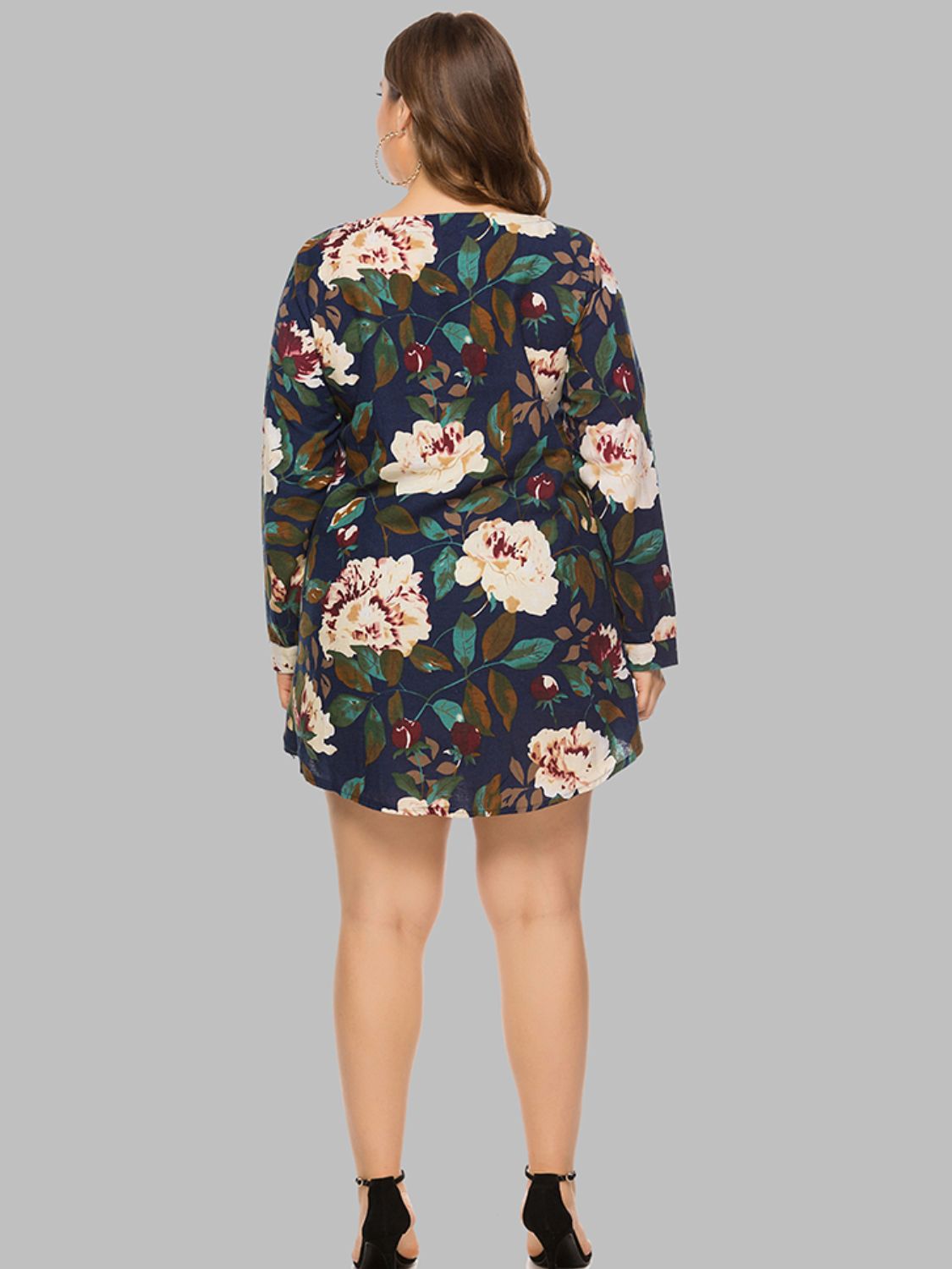 Mini-robe fleurie à manches longues