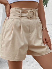 Shorts mit Gürtel und Taschen